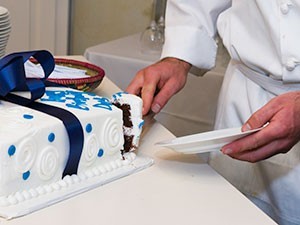 chef-birthday-cake-cutting